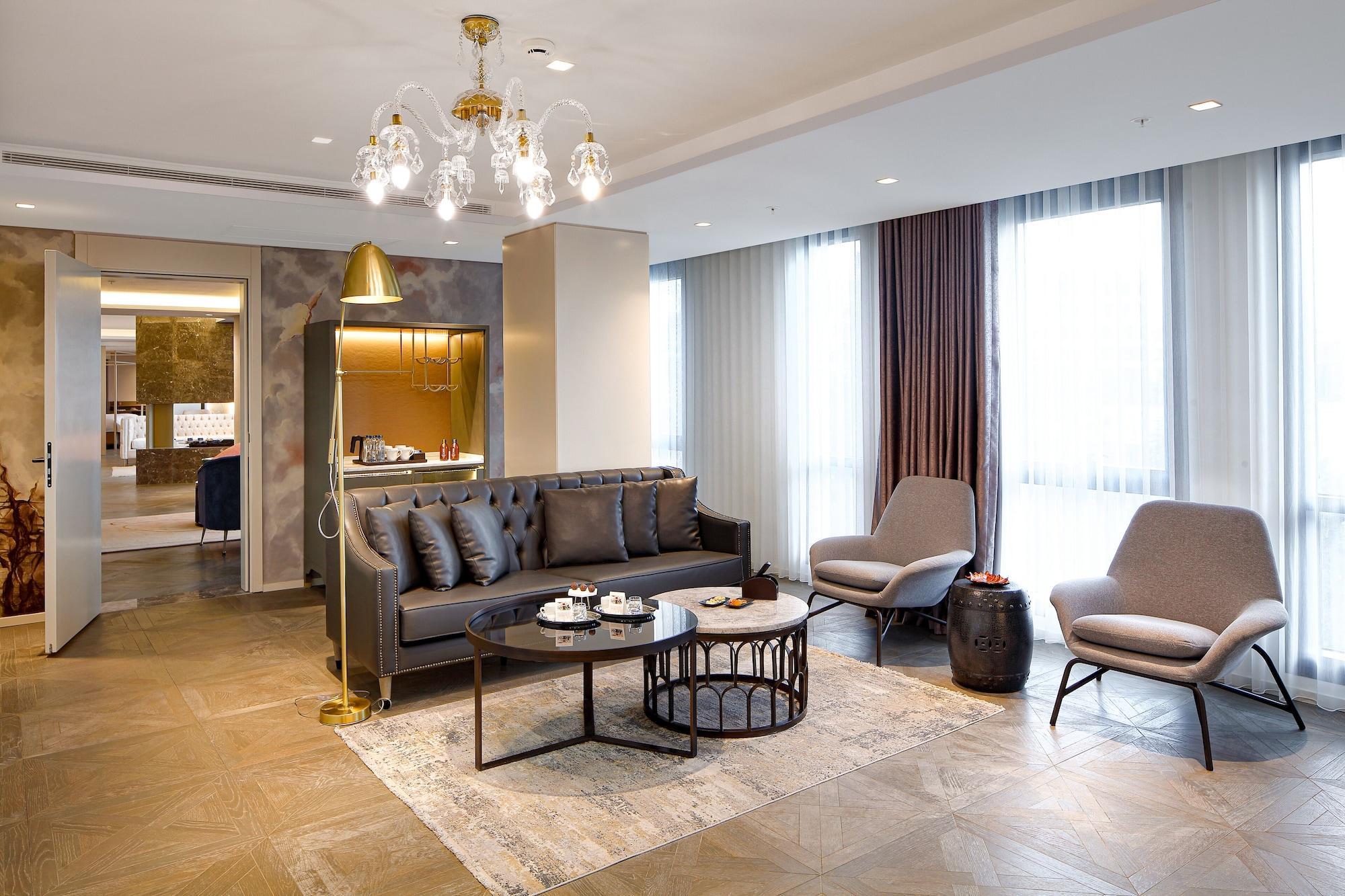 Wanda Vista Istanbul Hotel Ngoại thất bức ảnh The living room of a three-bedroom apartment at The Ritz-Carlton, DIFC